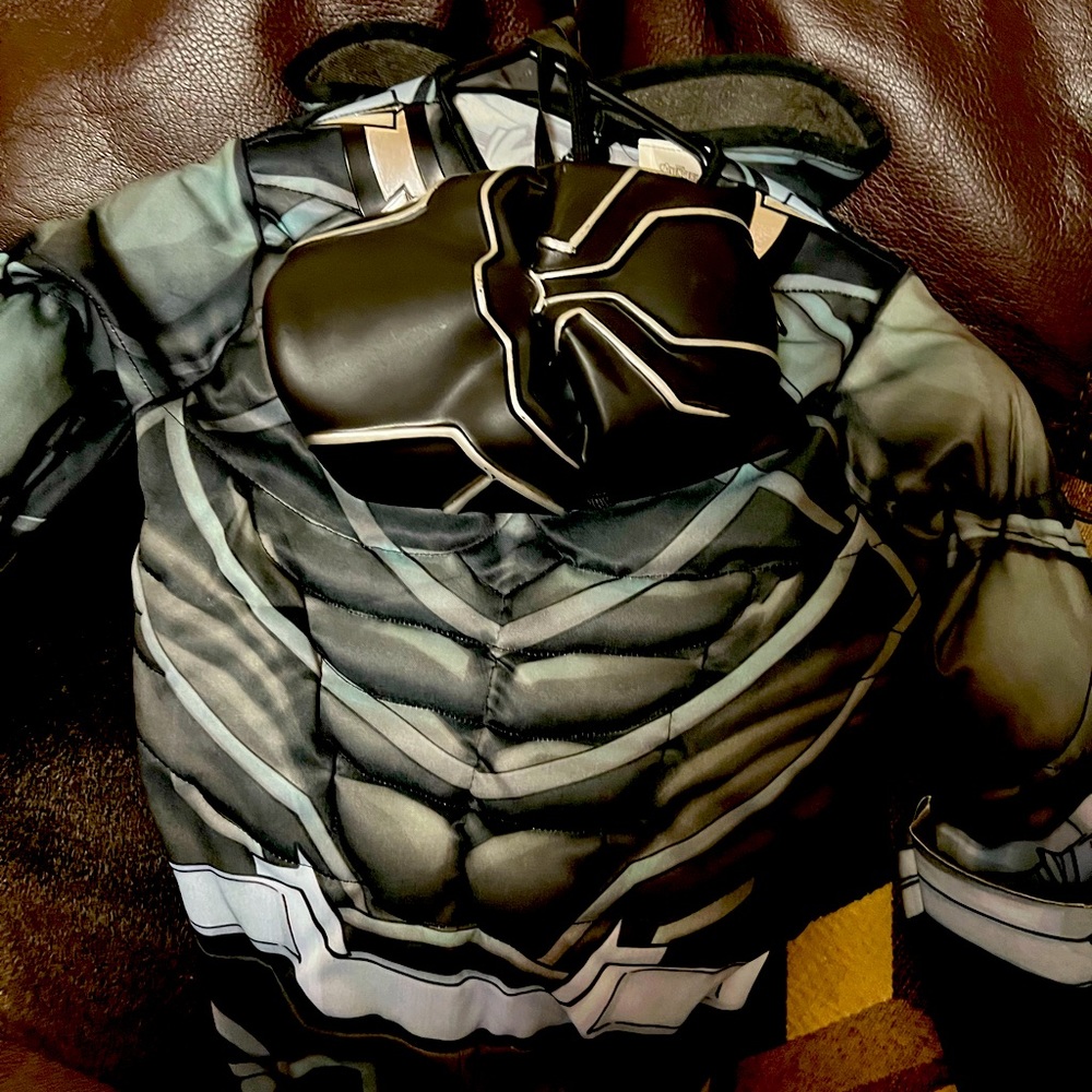 Boys medium (7-8) Black Panther costume
